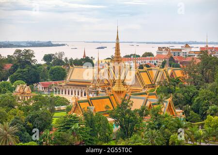 Phnom Penh, Kambodscha - August 26 2018: Der Königspalast ist ein Gebäudekomplex, der als königliche Residenz des Königs von Kambodscha dient. Stockfoto