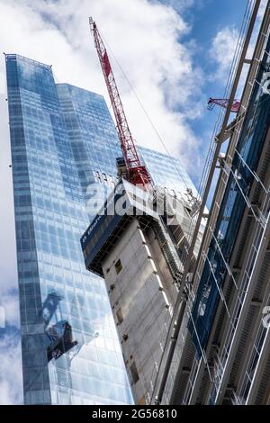 Wolkenkratzer werden gebaut Stockfoto