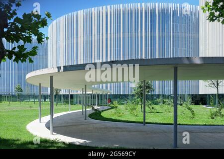 Der neue Campus der Universität Luigi Bocconi in Mailand (Italien) wurde von Kazuyo Sejima e Ryue Nishizawa mit den Master-, Executive- und Bürogebäuden entworfen Stockfoto