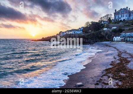 Sonnenaufgang am Breakwater Beach in Brixham, South Devon. Stockfoto