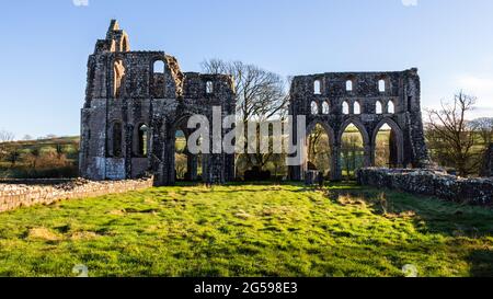 Die Überreste der Dundrennan Abbey, einer mittelalterlichen Abtei in Dumfries und Galloway, Schottland Stockfoto