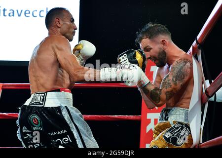 Civitavecchia, Italien. Juni 2021. Der Titel der IBO Mediterranean Middleweight geht an Emiliano Marsili. (Foto von Domenico Cippitelli/Pacific Press) Quelle: Pacific Press Media Production Corp./Alamy Live News Stockfoto