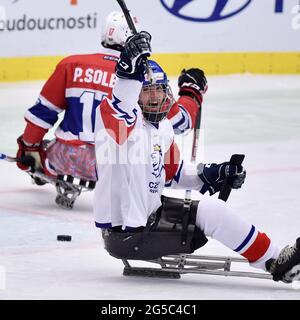 Ostrava, Tschechische Republik. Juni 2021. David Palat (CZE) feiert am 25. Juni 2021 im tschechischen Ostrava ein Tor während der para-Eishockey-Weltmeisterschaft mit dem 5. Platz Norwegen gegen Tschechien. Kredit: Jaroslav Ozana/CTK Foto/Alamy Live Nachrichten Stockfoto