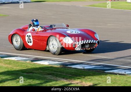 Maserati 300S Oldtimer-Rennen in der Sussex Trophy beim Goodwood Revival 2012, Großbritannien. Italienischer Sportwagen der 1950er Jahre Stockfoto