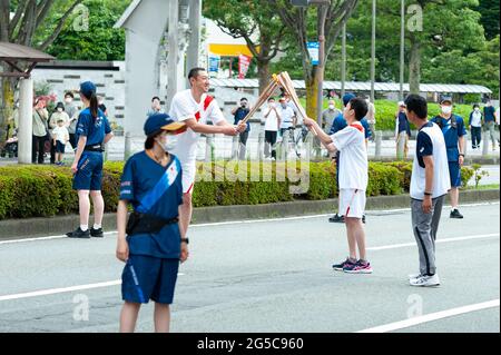 Fuji City, Shizuoka-Ken, Japan - 24. Juni 2021: Olympischer Fackellauf 2020 in Tokio in Fuji City, Japan. Stockfoto