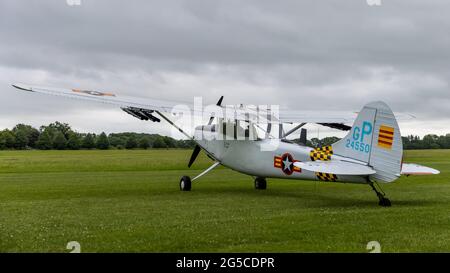 Cessna L-19/O-1 Bird Dog (G-PDOG) auf der Shuttleworth Evening Airshow am 19. Juni 2021 Stockfoto