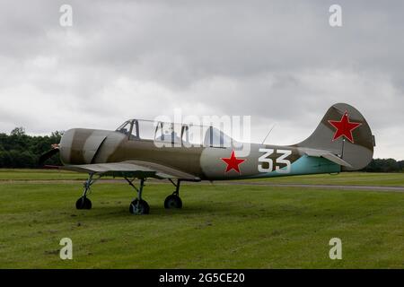 Yakovlev Yak-52 im Old Warden Aerodrome Stockfoto