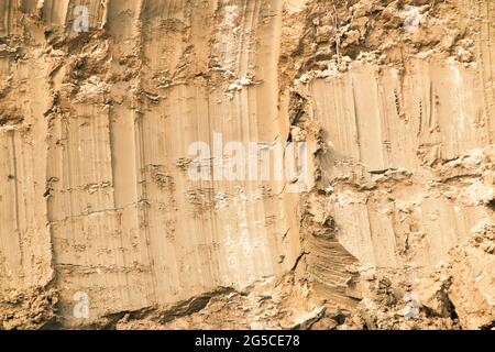 Der Boden ist eine weiche, körnige Abdeckung der Erdoberfläche Stockfoto