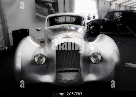 Brentford, Großbritannien. Juni 2021. Szenen auf der LONDONER CLASSIC Car Show - hier zeigt der Bensport Custom Builder sein AURORA Coupe de Chasse, das auf einem Bentley mk4-Chassis aus dem Jahr 1951 montiert ist. Kredit: Motofoto/Alamy Live Nachrichten Stockfoto