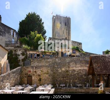 SAINT-Émilion, FRANKREICH - MAI 12 2019 : Blick auf Saint-Émilion. Stockfoto