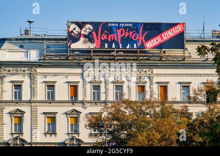 Werbeplakate Tanz der Vampire Musikstück von Roman Polanski in Budapest, Ungarn am 20. Oktober 2018 Stockfoto