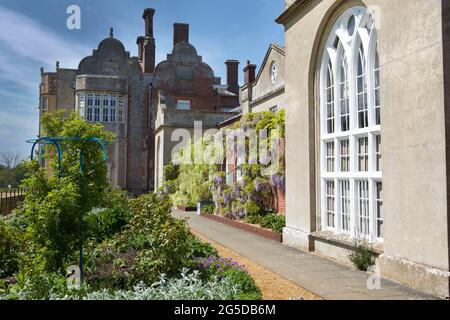 Felbrigg Hall ist ein englisches Landhaus aus dem 17. Jahrhundert in der Nähe des gleichnamigen Dorfes in Norfolk.OS Explorer Map 24 (Ausgabe A 1997) – Norfolk Coast Cen Stockfoto