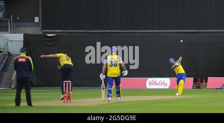 Birmingham, Großbritannien. Juni 2021. Durham bat Men's T20 Cricket - Birmingham Bears gegen Durham Credit: SPP Sport Press Foto. /Alamy Live News Stockfoto