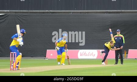 Birmingham, Großbritannien. Juni 2021. Bears Bowl Men's T20 Cricket - Birmingham Bears V Durham Credit: SPP Sport Press Foto. /Alamy Live News Stockfoto