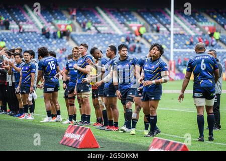 EDINBURGH, SCHOTTLAND. 26. Juni 2021. Das Team Japan begrüßt die Fans nach dem Lions 1888 Cup Match zwischen britischen und irischen Löwen gegen Japan am Samstag, den 26. Juni 2021, IM BT Murrayfield Stadium in EDINBURGH, SCHOTTLAND. Kredit: Taka G Wu/Alamy Live Nachrichten Stockfoto