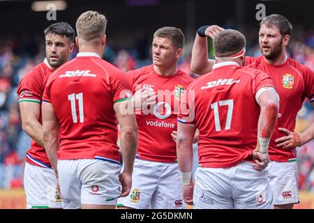 EDINBURGH, SCHOTTLAND. 26. Juni 2021. Owen Farrell of Lions (Mitte) beim Lions 1888 Cup Match zwischen britischen und irischen Löwen gegen Japan am Samstag, den 26. Juni 2021, IM BT Murrayfield Stadium in Edinburgh, SCHOTTLAND. Kredit: Taka G Wu/Alamy Live Nachrichten Stockfoto