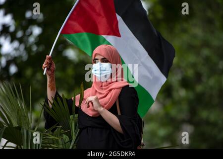 London, England, Großbritannien - 26. Juni 2021: Nationale Demonstration FORDERT EINE NEUE NORMALITÄT, die von der Volksversammlung abgehalten wird. Kredit: Loredana Sangiuliano / Alamy Live Nachrichten Stockfoto