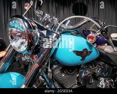 Bukarest, Rumänien - 05.14.2021: Harley Davidson Softail Fat-Boy FLSTF Motorrad bei Tiriac Collection Stockfoto