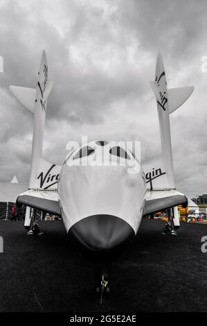 VSS Enterprise, erste SpaceShipTwo (SS2) Raumflugmaschine, gebaut von Scaled Composites für Virgin Galactic. Ausstellung auf der Farnborough International Airshow 2012 Stockfoto