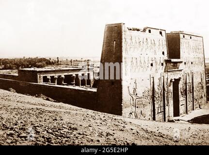 Tempel des Horus, Edfu, viktorianische Zeit Stockfoto