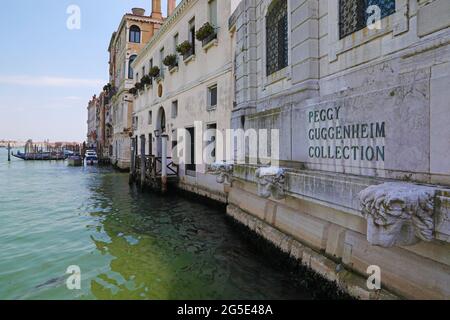 Der Canal Grande in Venedig, in der Nähe der Peggy Guggenheim Collection Stockfoto