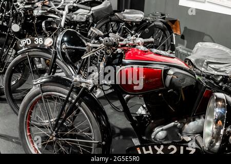 Yeovil, Somerset, Großbritannien – Juni 18 2021. Sammlung von klassischen und Vintage-Motorrädern und Motorrädern auf einer öffentlichen Motorshow Stockfoto