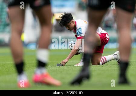 LONDON, GROSSBRITANNIEN. 26. JUNI: Marcus Smith von Harlequins während des Gallagher Premiership-Matches zwischen Exeter Chiefs und Harlekins im Twickenham Stadium, Twickenham am Samstag, 26. Juni 2021. (Kredit: Juan Gasparini, MI News) Kredit: MI Nachrichten & Sport /Alamy Live Nachrichten Stockfoto