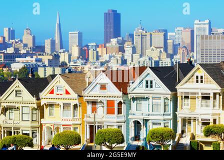 Die Painted Ladies, Alamo Square, San Francisco, Kalifornien, USA Stockfoto