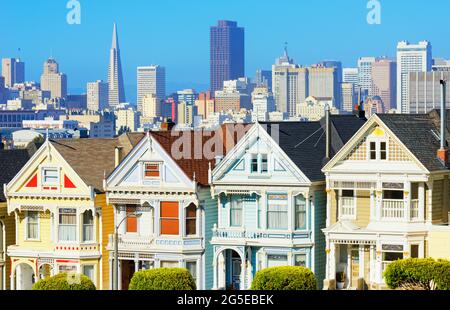 Die Painted Ladies, Alamo Square, San Francisco, Kalifornien, USA Stockfoto