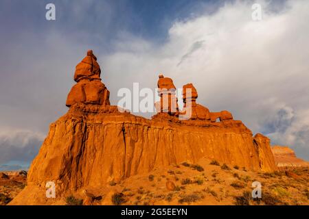 Three Sisters Rock Formation im Goblin Valley State Park, Utah Stockfoto