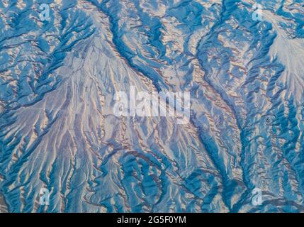 Luftaufnahme von Landschaft in Xinjiang, nördlichen Teil von China im Winter Stockfoto