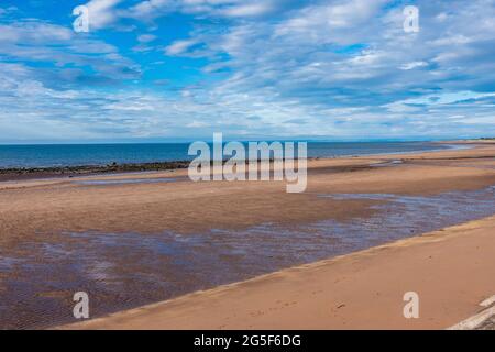 Der Sandstrand an der Stadt Arbroath, Angus, Schottland Stockfoto