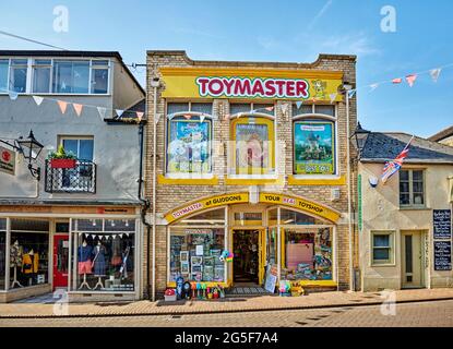 Toymaster at Gliddons, ein traditionelles Spielzeuggeschäft im Zentrum von Sidmouth, einer Küstenstadt in Devon, die zum Weltkulturerbe der Jurassic Coast gehört Stockfoto