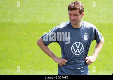 Herzogenaurach, Deutschland. Juni 2021. Fußball: Europameisterschaft, Nationalmannschaft, Training Deutschland auf dem Adi Dassler Sportplatz. Der deutsche Thomas Müller ist auf dem Platz. Quelle: Federico Gambarini/dpa/Alamy Live News Stockfoto