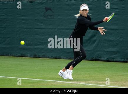 Katie Boulter (GBR) auf den Aorangi Übungsplätzen im All England Lawn Tennis and Croquet Club. Bilddatum: Sonntag, 27. Juni 2021. Stockfoto