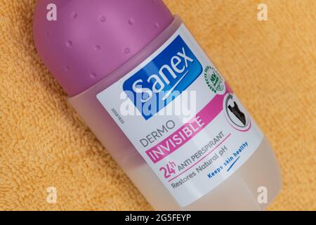 Sanex Dermo Invisible 24h Antitranspirant Roll-on, Deodorant Körperpflegeprodukt Stockfoto