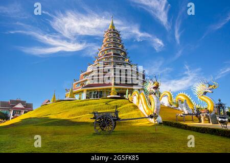 Huai Pla Kung Tempel ist ein Tempel mit Thai-chinesischen Gebäuden, Chiang Rai, Thailand. Stockfoto