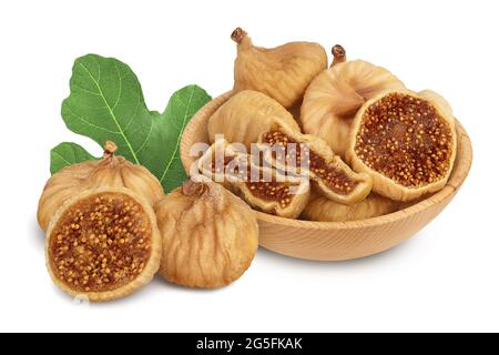 Getrocknete Feige in Holzschüssel isoliert auf weißem Hintergrund mit Beschneidungspfad und volle Schärfentiefe Stockfoto
