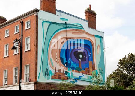 Wandgemälde in der Destillerie Roe & Co, das Diageo-Geschäfte in der James Street, The Liberties, Dublin 8, Irland, zeigt, Stand Juni 2021. Stockfoto