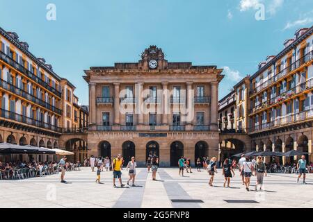 Historische Plaza de la Constitucion Donostia San Sebastian, Pais Vasco, Gipuzkoa, Baskenland, Spanien, Europa Stockfoto