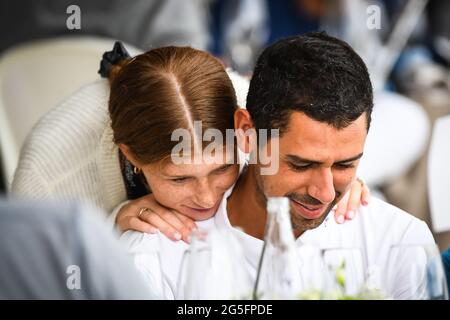 Paris, Frankreich, Frankreich. Juni 2021. Jennifer GATES mit seinem Freund Nayel NASSAR während der Longines Global Champions Tour am 27. Juni 2021 in Paris, Frankreich. Quelle: Matthieu Mirville/ZUMA Wire/Alamy Live News Stockfoto