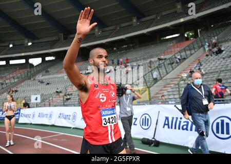 Der Belgier Michael Obasuyi reagiert nach den 110-m-Hürden der Männer bei den belgischen Leichtathletik-Meisterschaften am Sonntag, den 27. Juni 2021 in Brüssel. BELGA FOTO JASP Stockfoto