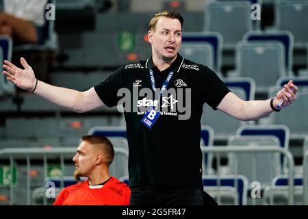 Mannheim, Deutschland. Juni 2021. Handball: Bundesliga, Rhein-Neckar Löwen - THW Kiel, Matchday 38, SAP Arena. Kiels Trainer Filip Jicha zeigt sich. Quelle: Uwe Anspach/dpa/Alamy Live News Stockfoto