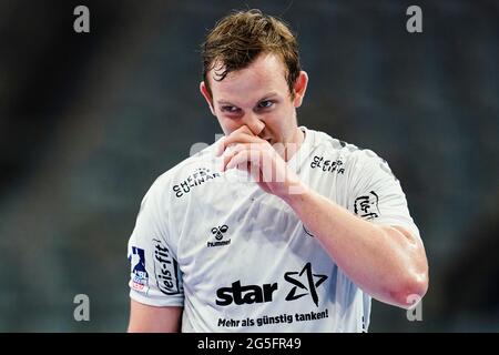 Mannheim, Deutschland. Juni 2021. Handball: Bundesliga, Rhein-Neckar Löwen - THW Kiel, Matchday 38, SAP Arena. Kiels Sander Sagosen greift sich ins Gesicht. Quelle: Uwe Anspach/dpa/Alamy Live News Stockfoto