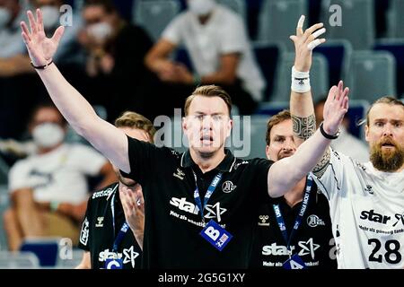 Mannheim, Deutschland. Juni 2021. Handball: Bundesliga, Rhein-Neckar Löwen - THW Kiel, Matchday 38, SAP Arena. Kiels Trainer Filip Jicha zeigt sich. Quelle: Uwe Anspach/dpa/Alamy Live News Stockfoto