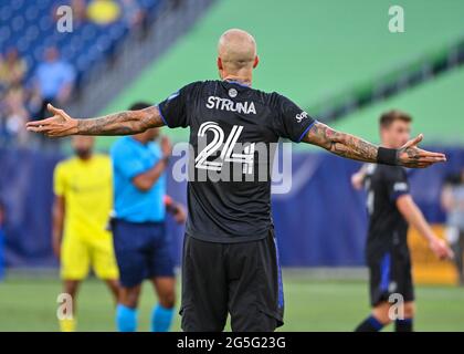 Nashville, TN, USA. Juni 2021. Der Verteidiger von Montreal, Kiki Struna (24), reagiert während des MLS-Spiels zwischen CF Montreal und Nashville SC im Nissan Stadium in Nashville, TN. Kevin Langley/CSM/Alamy Live News Stockfoto