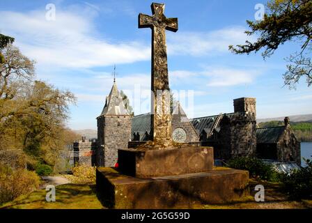 Markante Kreuzung bei St. Conan's Kirk, Loch Awe, Schottland Stockfoto