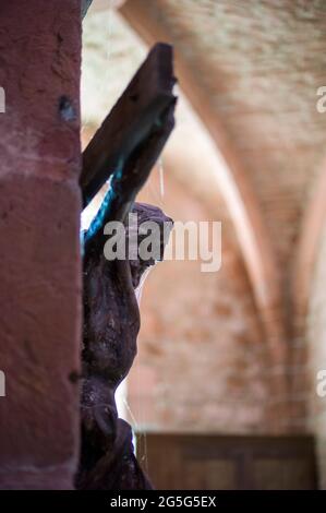 COLLONGES-LA-ROUGE, LIMOUSINE, FRANKREICH - JUNI 27 2018 : in der Kirche. Stockfoto