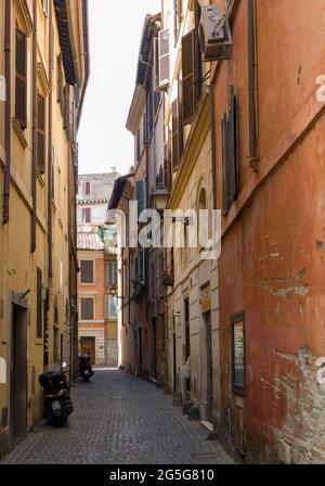 ROM, ITALIEN - APRIL 15 2018 : Straße von Rom. Stockfoto