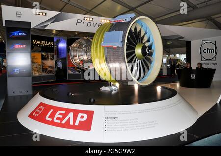 CFM International LEAP High-Bypass Turbofan-Motordisplay auf der Farnborough International Airshow 2012, Großbritannien. Das Personal an der Rezeption war sehr freundlich Stockfoto